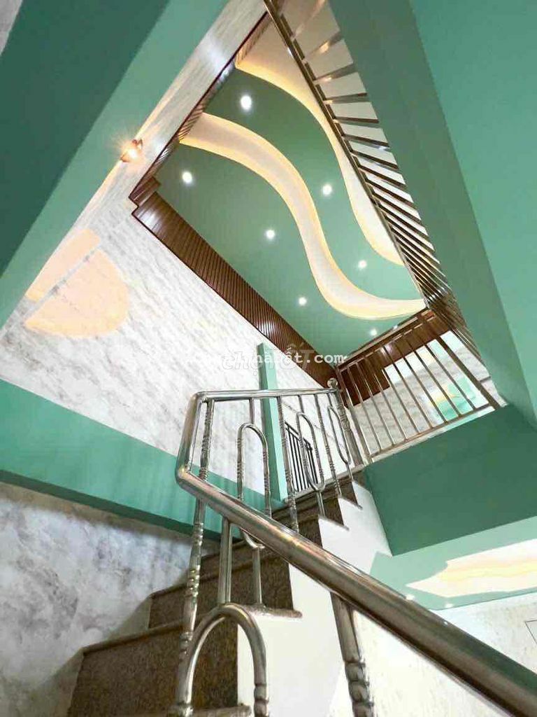 BÁN NHÀ CÓ 3 PHÒNG NGỦ GẦN TRƯỜNG CHÂU VĂN LIÊM