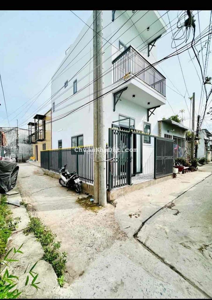 Bán nhà mới xây Góc 2 mặt tiền hẻm 311 Nguyễn Văn Cừ phường An Hoà