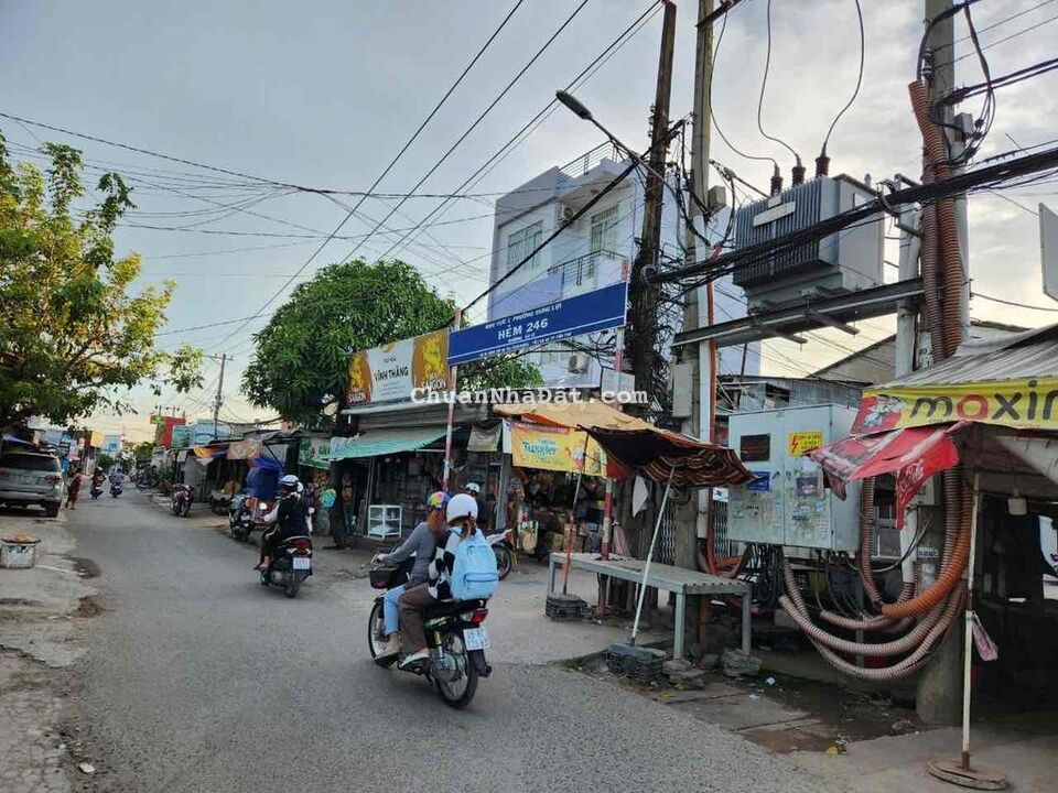 NHÀ HẺM 246/10A CÓ 3 PN, SÁT CHỌ TẦM VU THUẬN TIỆN Ở ĐỊNH CƯ LÂU DÀI NHÀ HẺM 246/10A CÓ 3 PN, SÁT CHỌ TẦM VU THUẬN TIỆN Ở ĐỊNH CƯ LÂU DÀI