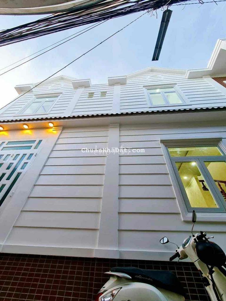 Nhà lầu mới gần trường ĐH Kỹ Thuật Công Nghệ, ngang cty dược Hậu Giang