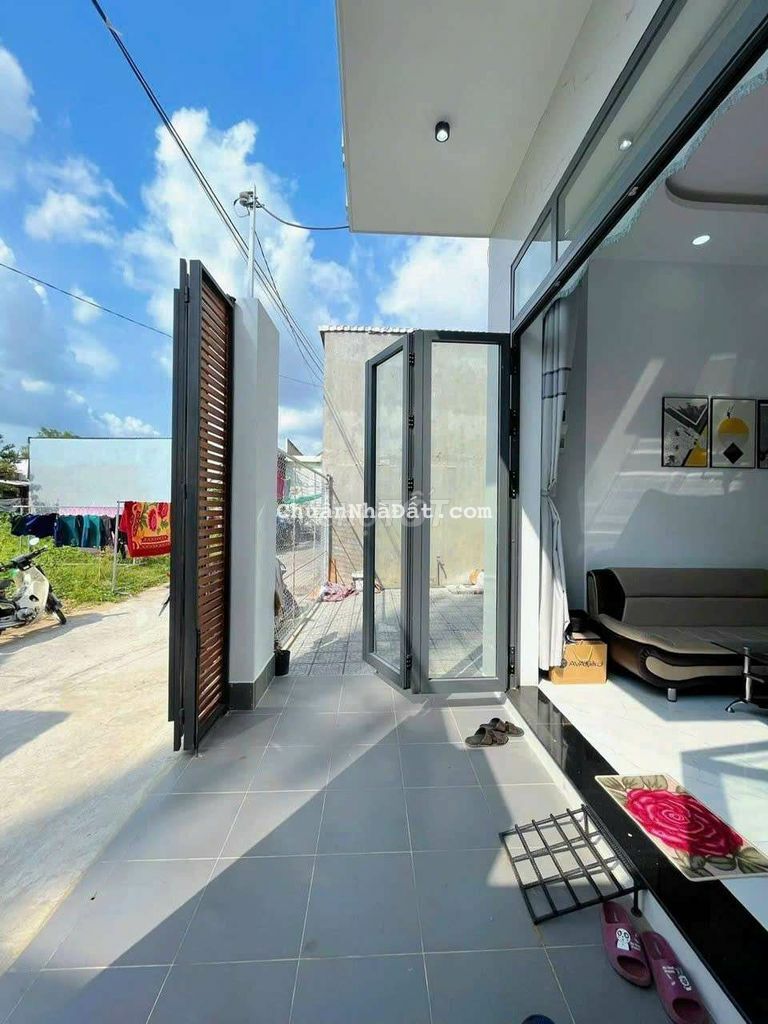 BÁN NHÀ TRỆT LẦU ĐẸP CÁCH MẶT TIỀN TRẦN HOÀNG NA 200M