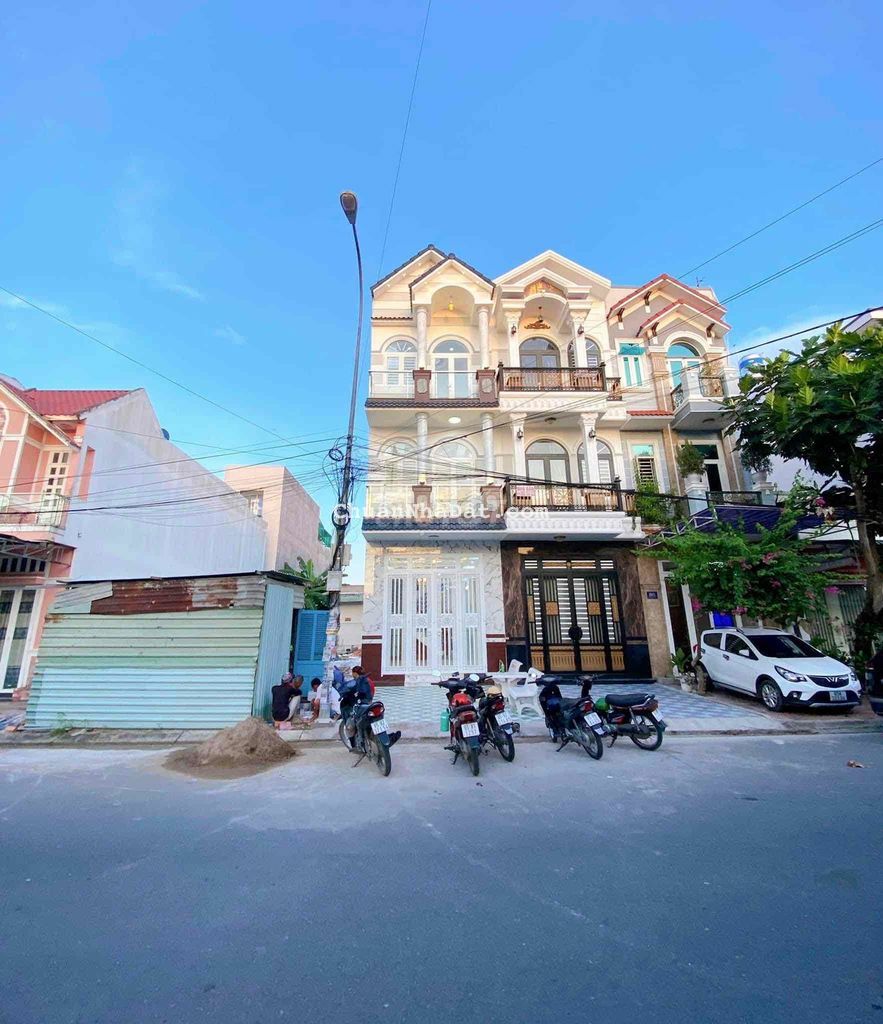 NHÀ 2 LẦU MỚI TUYỆT ĐẸP KHU DÂN CƯ ĐẠI HỌC Y DƯỢC CẦN THƠ