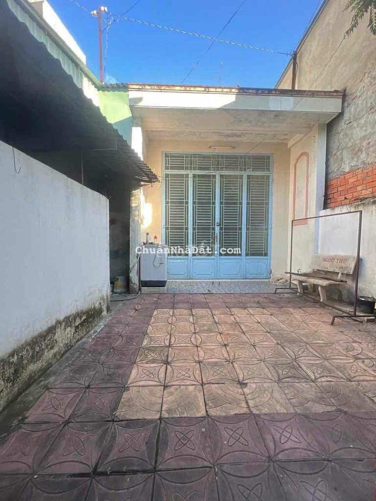 Nhà rộng hẻm 33 Đề Thám gần trường Lê Quý Đôn Nhà rộng hẻm 33 Đề Thám gần trường Lê Quý Đôn