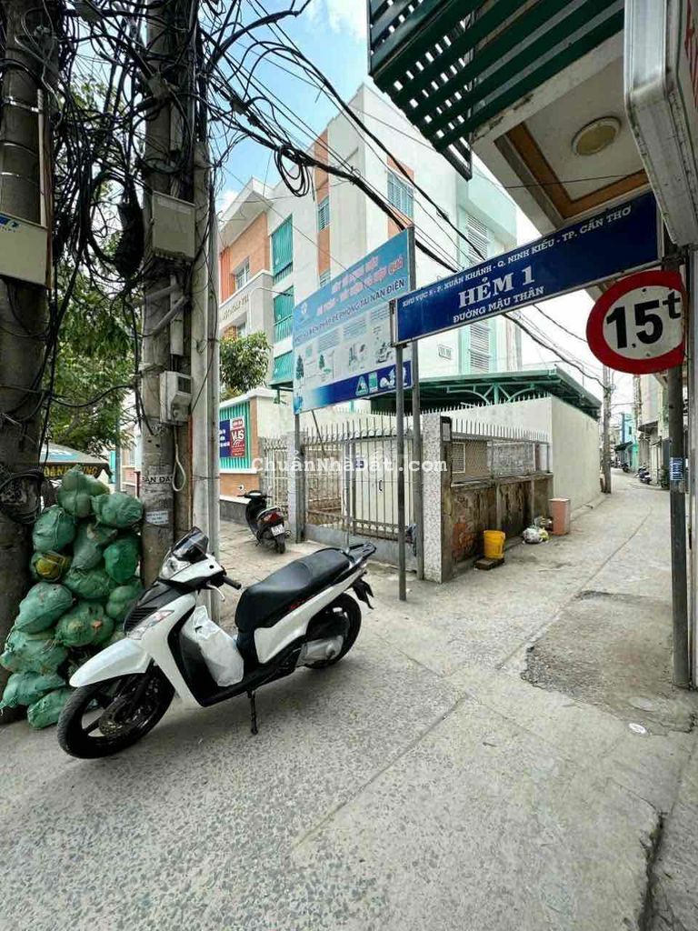 Nhà hẻm 1 Mậu Thân kể bên chợ Xuân Khánh và trường học Nhà hẻm 1 Mậu Thân kể bên chợ Xuân Khánh và trường học