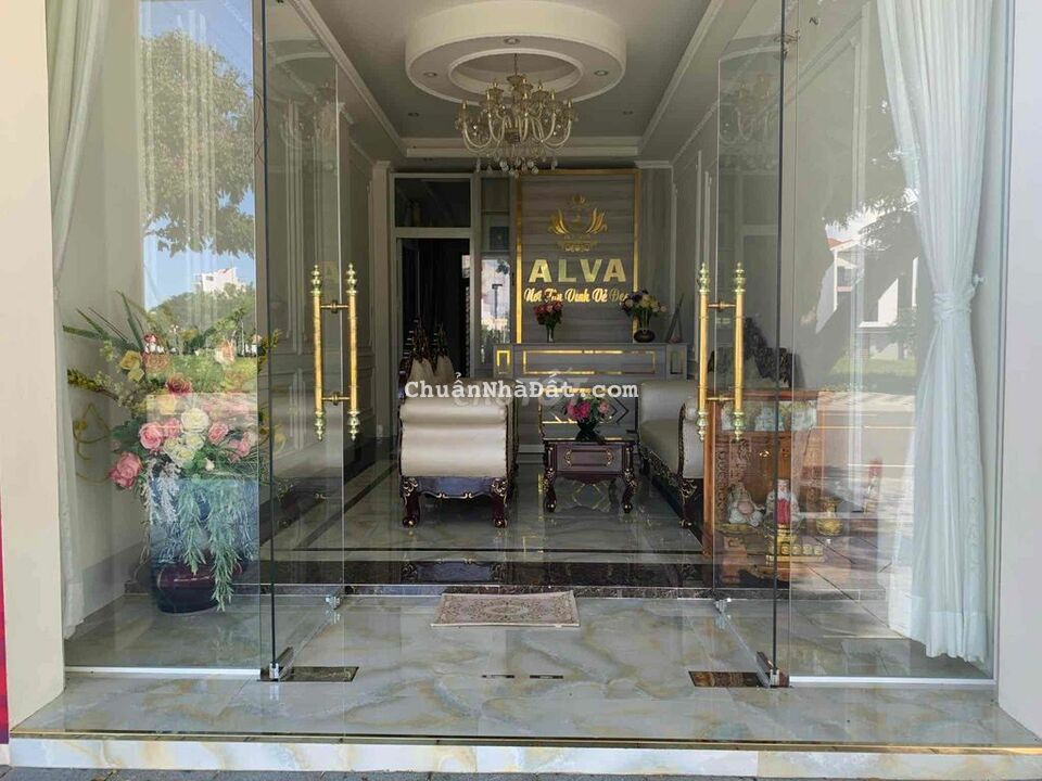 Căn Nhà Phố Đang Kinh Doanh Spa Cần Bán Căn Nhà Phố Đang Kinh Doanh Spa Cần Bán