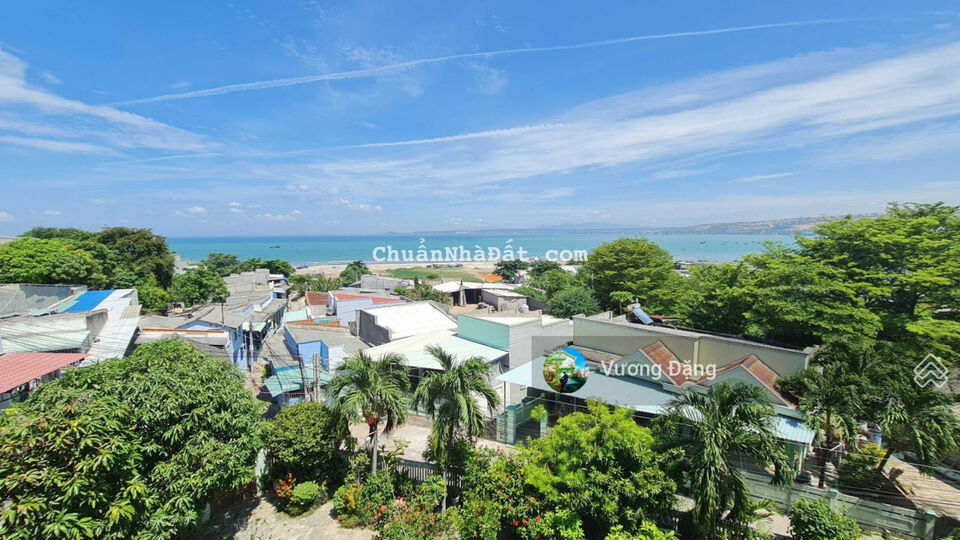 Cần bán nhà C3 view biển diện tích 590m2 full thổ cư trung tâm Mũi Né giá tốt nhất khu vực 8,8tr/m2