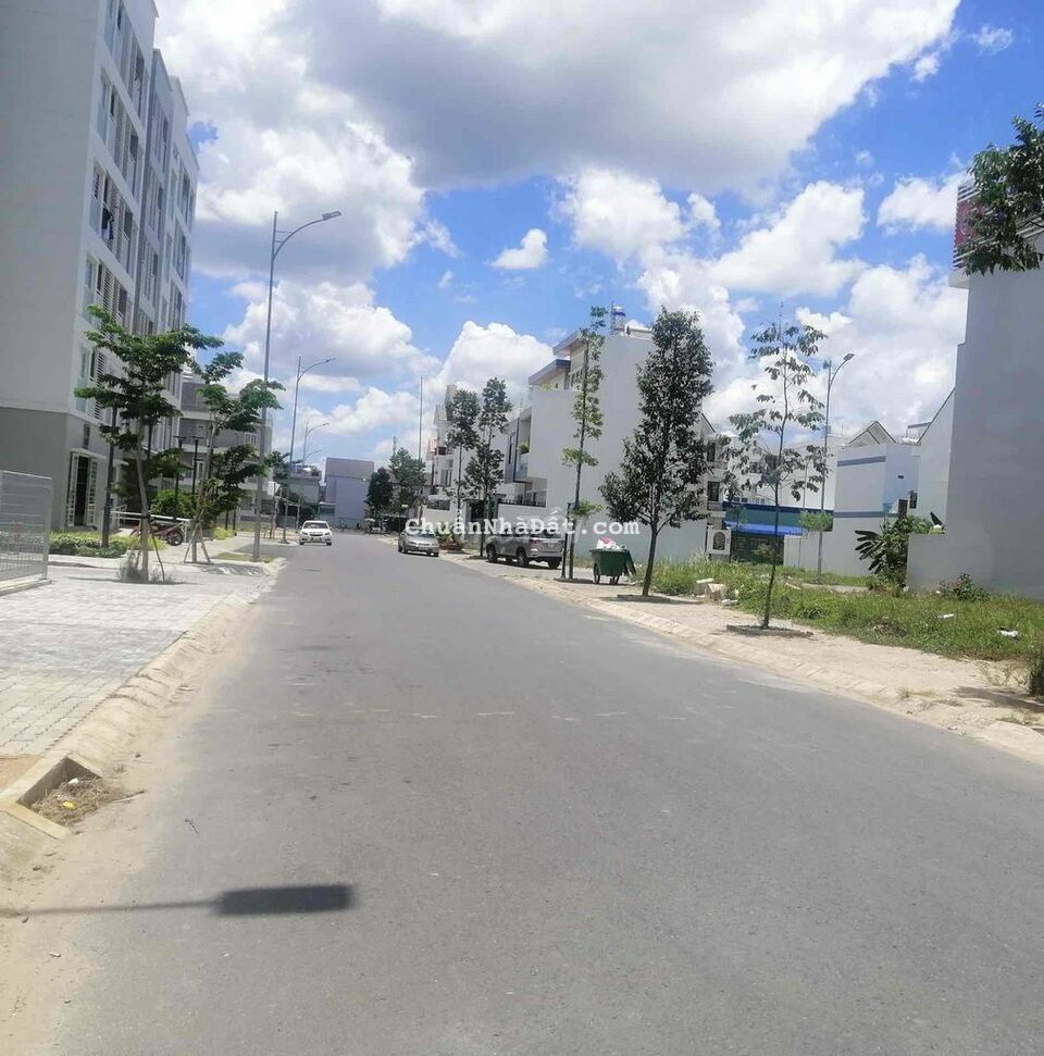 Nhà 1 trệt 1 lầu giá 560tr 100m2 khu Visip 2A