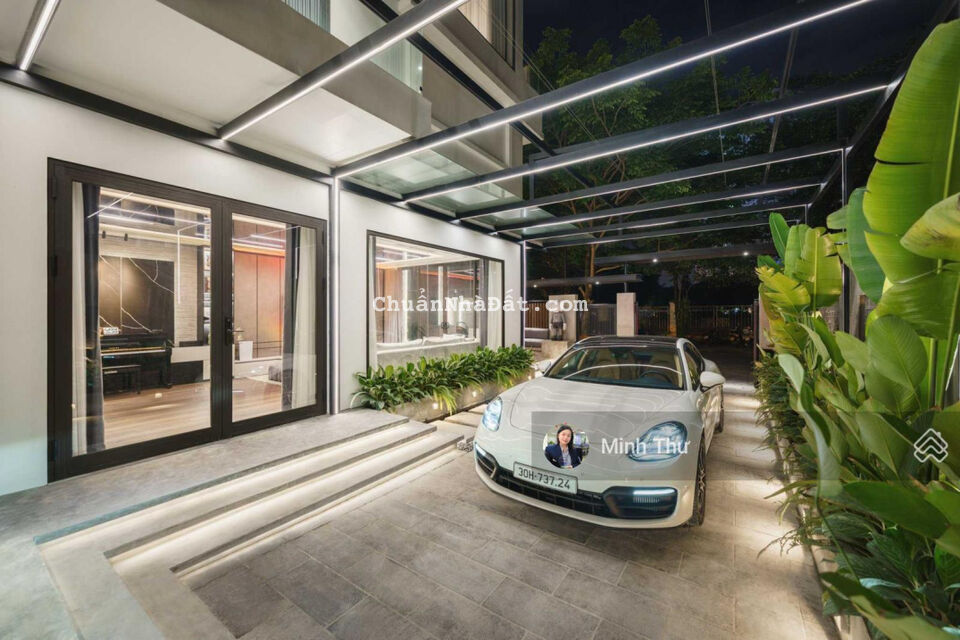 Không còn căn thứ 2! Chính chủ bán nhà Ngay Phan Đăng Lưu, Phú Nhuận. DT: 10x14.8m - Giá 14.6 tỷ TL