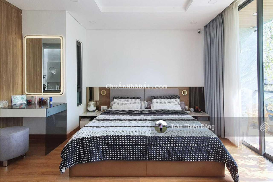 28 CHDV cao cấp ngay Đặng Văn Ngữ, PN (8,7X14,5m) nở hậu 9,2m. Thang máy. HĐT 160tr/th. 35.5 tỷ TL