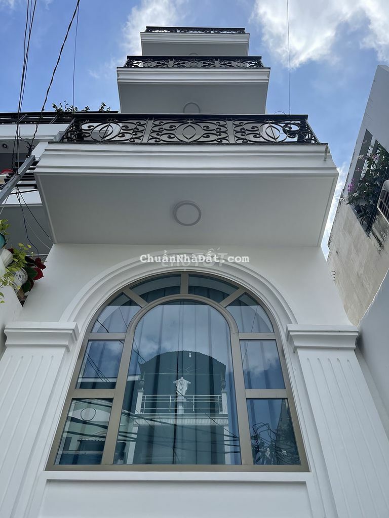 Tuyệt phẩm tk Cổ Điển 4 lầu mặt tiền Cô Giang,Q.PN