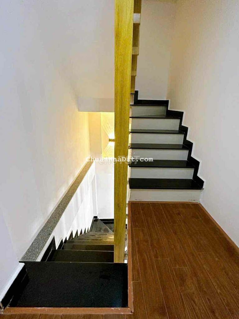 CHỈ 5.1 TỶ NHÀ NGAY PHAN XÍCH LONG - MỚI ĐẸP Ở NGAY - 3TẦNG DTSD 100M2