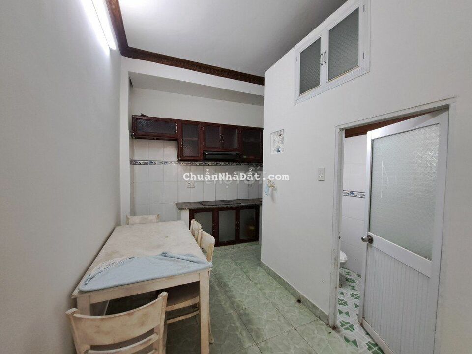 ĐƯỜNG ÍT NHÀ BÁN- VIP NGUYỄN VĂN TRỖI -GIÁP QUẬN 3 -37M2- 2T. CHỈ4TY8