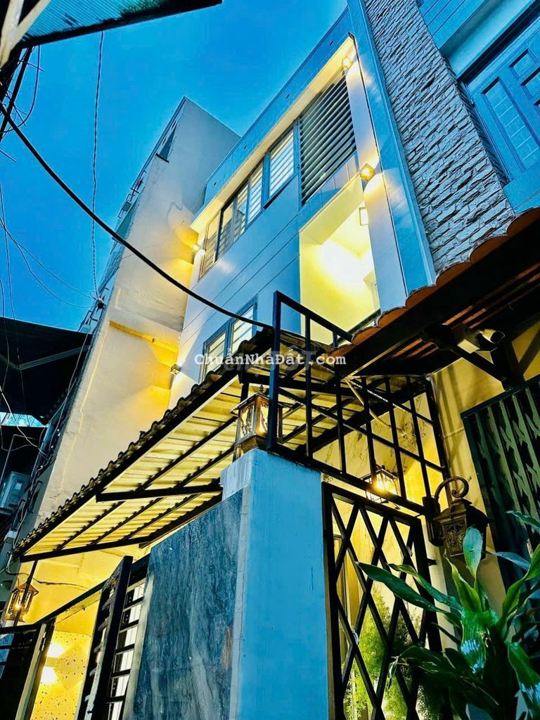 PHÚ NHUẬN-P10-NGAY NGÃ 4 LÊ VĂN SỸ-ĐẶNG VĂN NGỮ-NHÀ 3 TẦNG-3PN 3WC