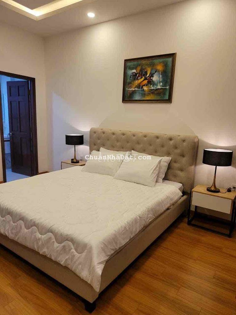 HXH NGAY NHÀ HÀNG WHITE PLACE HOÀNG VĂN THỤ. 42M.