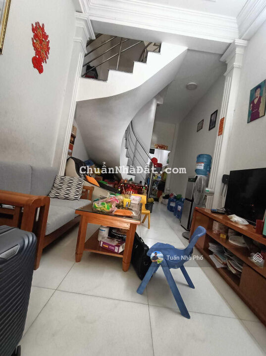 Bán nhà HXH gần MT Huỳnh Văn Bánh. 42m2 - 1T 2L đúc, 3PN 3WC. Giá 7.2 tỷ TL Bán nhà HXH gần MT Huỳnh Văn Bánh. 42m2 - 1T 2L đúc, 3PN 3WC. Giá 7.2 tỷ TL