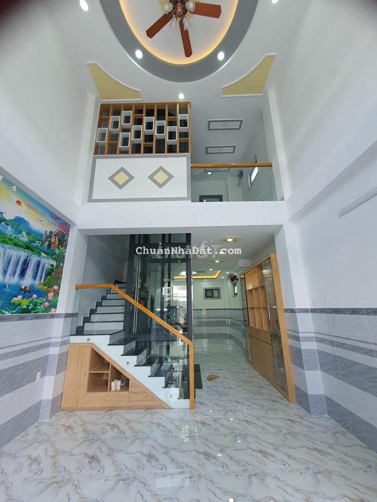 SIÊU HIẾM VỚI 4,5*14 HXH 4 tầng có thang máy chỉ 10,2ty Phan Xích Long