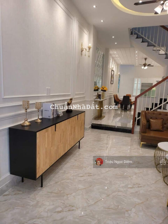 Bán nhà khu Vip phân lô. Nhà mới vào ở ngay. Hẻm xe hơi vào nhà. Khu vực dân trí cao Bán nhà khu Vip phân lô. Nhà mới vào ở ngay. Hẻm xe hơi vào nhà. Khu vực dân trí cao