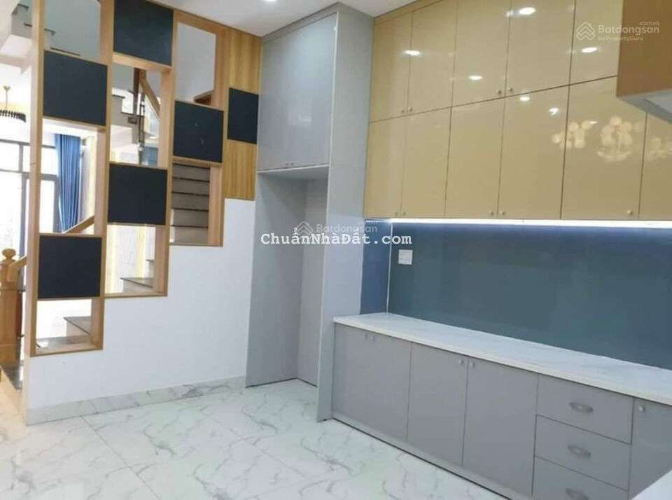 Tốt nhất thị trường, bán gấp nhà đường Nguyễn Trọng Tuyển, Q. PN. DT 4x18m, trệt 3 lầu, 12 tỷ