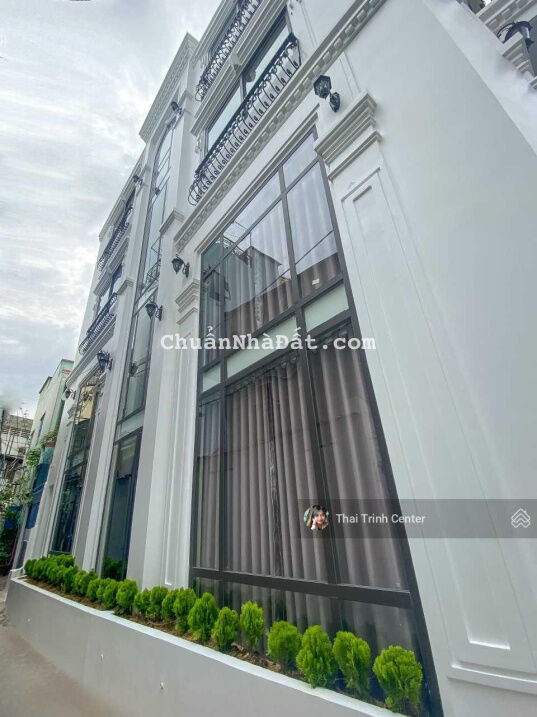 Bán nhà góc 2 MT khu Phan Xích Long - 4x17m - 4 lầu ST nhà mới 100% - Tặng nội thất - 11 tỷ TL