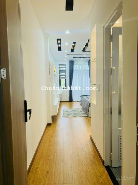 Nhà như hình! Hẻm 6m Hoàng Diệu, P10, PN, 4*20m vuông đủ 80m2, mới xây 6 tầng, nội thất đủ, 14 tỷ