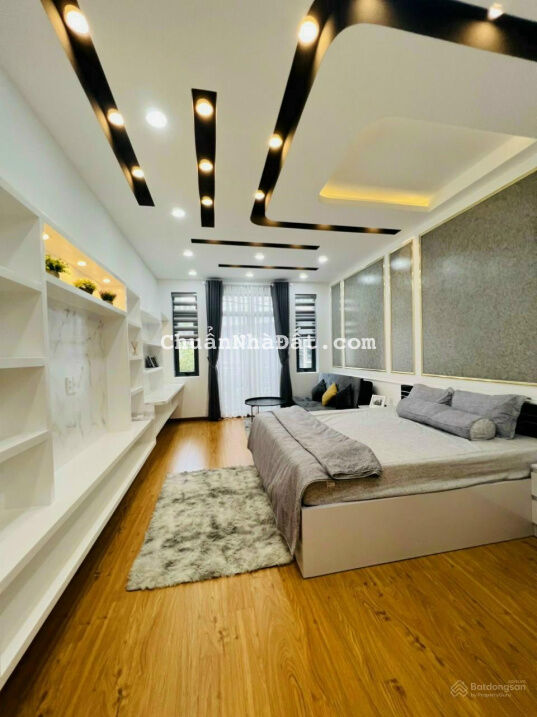 Nhà như hình! Hẻm 6m Hoàng Diệu, P10, PN, 4*20m vuông đủ 80m2, mới xây 6 tầng, nội thất đủ, 14 tỷ