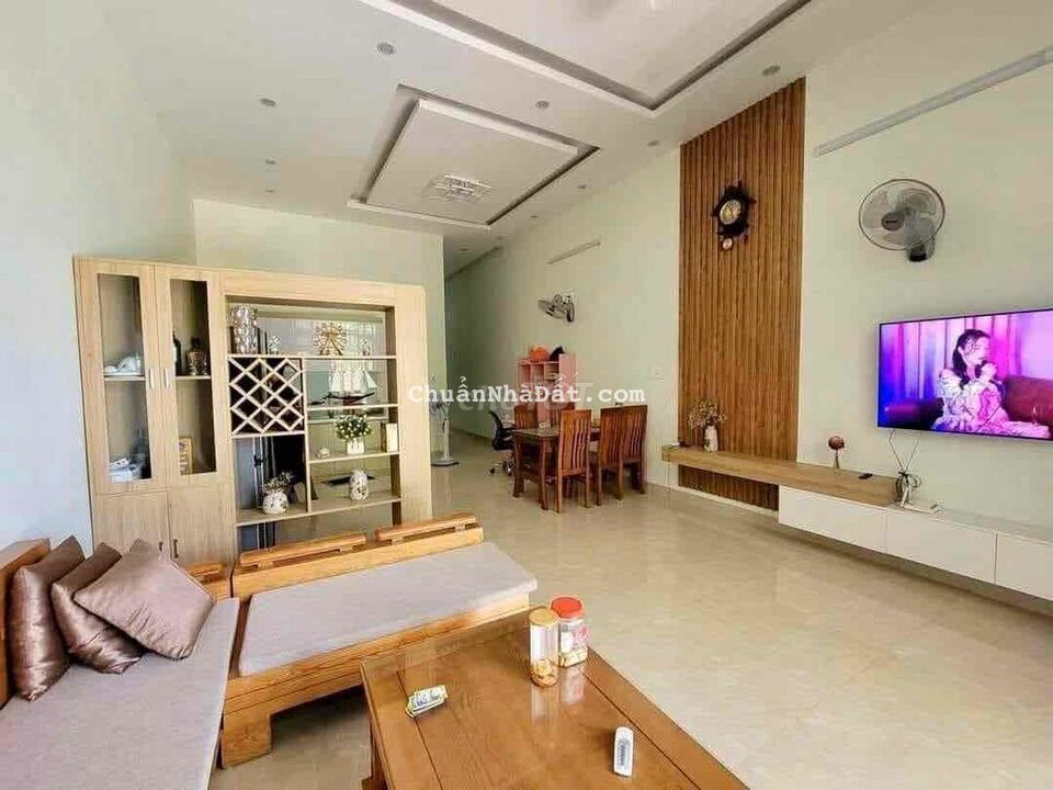 ☘️ NHÀ CẤP 4 ĐẸP. HẺM MẠC ĐĨNH CHI, P. LÊ HỒNG PHONG QUẢNG NGÃI