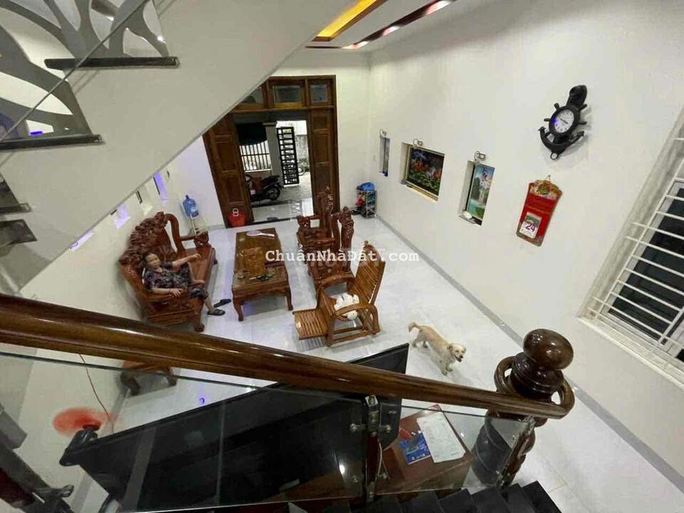 Bán nhà 2 mê, dtich 6x22, hẻm ô tô Trần Quang Diệu thông, giá chỉ 2,75 Bán nhà 2 mê, dtich 6x22, hẻm ô tô Trần Quang Diệu thông, giá chỉ 2,75