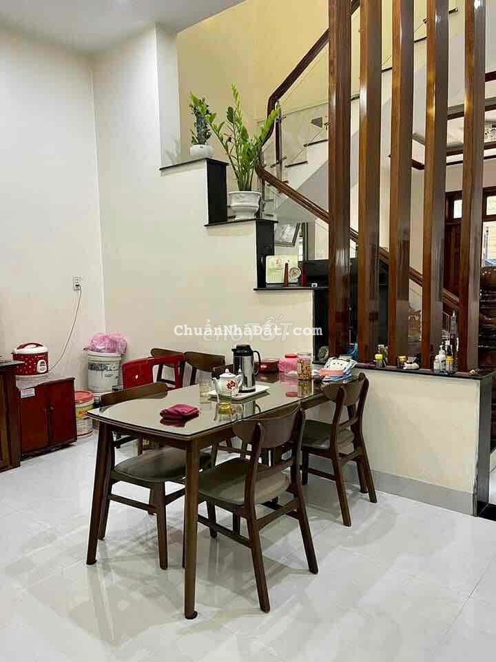 Bán nhà hướng Đông, hẻm oto thông, diện tích 132m2 giá chỉ 2,x tỷ Bán nhà hướng Đông, hẻm oto thông, diện tích 132m2 giá chỉ 2,x tỷ