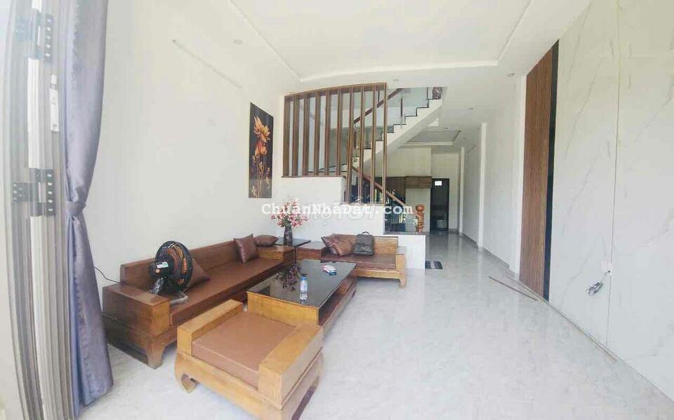 Bán căn nhà 2 tầng mới xây, đường Ô tô, cách Hùng Vương chỉ 80m Bán căn nhà 2 tầng mới xây, đường Ô tô, cách Hùng Vương chỉ 80m