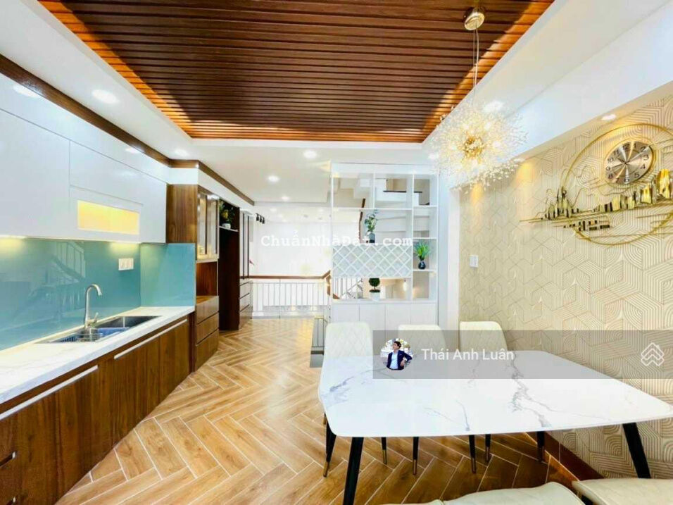 Bán nhà Bến Nghé giá rẻ! Nhà Nguyễn Thị Minh Khai, Q1, 110m2 (8,2 x 14m), GPXD: 5 tầng. Chỉ 17,5 tỷ