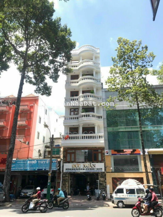 Bán toà nhà mặt tiền ngay Hai Bà Trưng - DT: 5 x 29m - hầm + 7 lầu - giá bán: 42 tỷ tin thật 100%