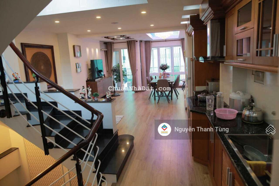 Bán nhà hẻm vip 150 Nguyễn Trãi Quận 1. DT: 4.4x20m, nhà 2 lầu ST giá 28.6 tỷ TL