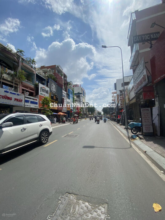 Bán nhà Cách Mạng Tháng 8, Quận 10 (16x16m) DT sàn 1800m2 sàn giá hạ 150 tỷ