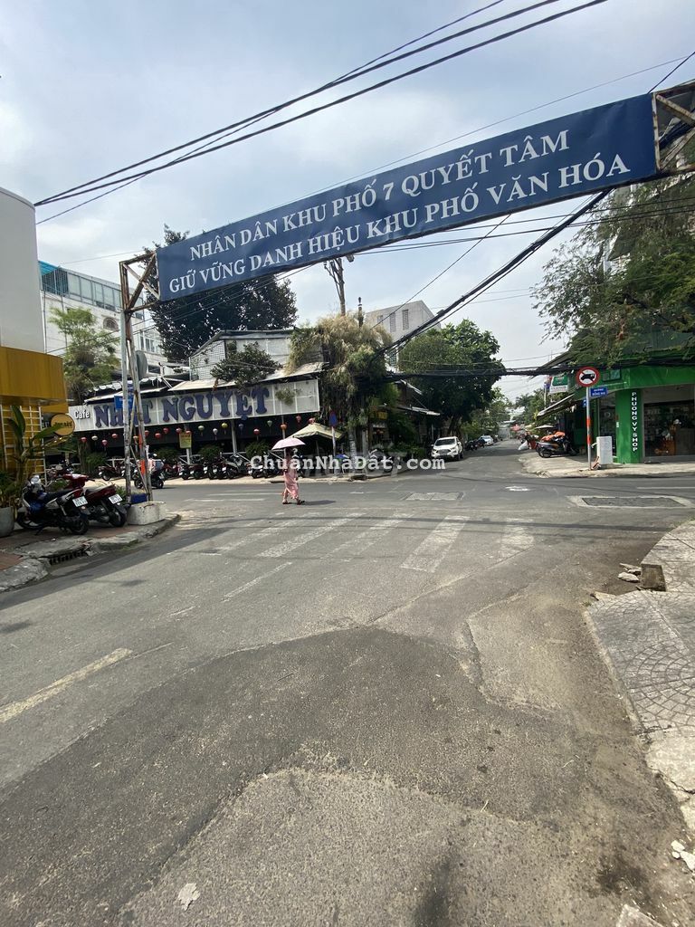 Mặt tiền đường Ba Vì - Cửu Long Q10. DT 300m2 (12x25,5m) 1 lầu, giá rẻ Mặt tiền đường Ba Vì - Cửu Long Q10. DT 300m2 (12x25,5m) 1 lầu, giá rẻ