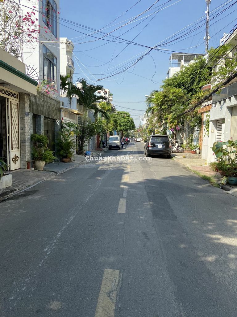 Mặt tiền đường Ba Vì - Cửu Long Q10. DT 300m2 (12x25,5m) 1 lầu, giá rẻ Mặt tiền đường Ba Vì - Cửu Long Q10. DT 300m2 (12x25,5m) 1 lầu, giá rẻ