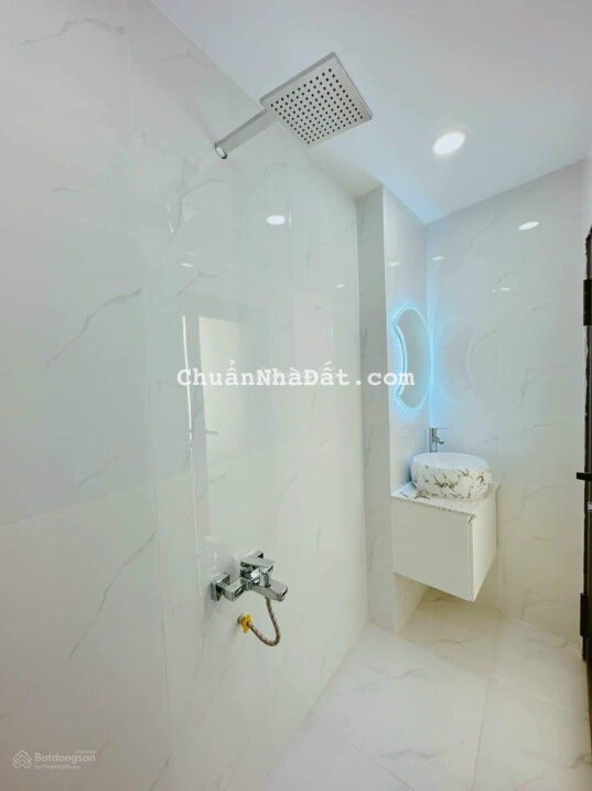 Hẻm xe tải 1 trục thẳng tới nhà Lý Thường Kiệt, p.14, q.10 - 5m x 18m - Trệt, 3 lầu,ST-15,8 tỷ TL