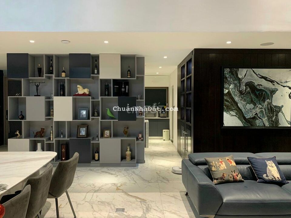 72m Mặt Tiền P9  ( 7 * 12 ) 5 Lầu  11 Tỷ Nhỉnh Tý