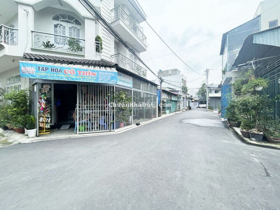 HIẾM - 100M2, NGANG 5M, GẦN METRO QUẬN 12, XE HƠI NGỦ NHÀ, HƠN 4 TỶ. HIẾM - 100M2, NGANG 5M, GẦN METRO QUẬN 12, XE HƠI NGỦ NHÀ, HƠN 4 TỶ.