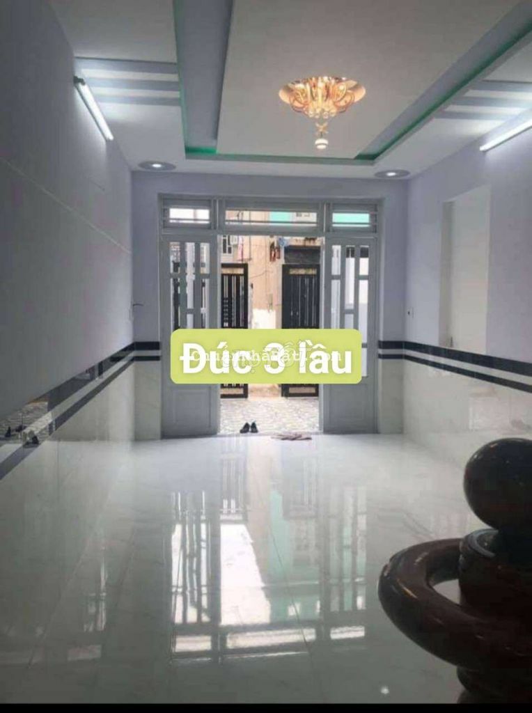 Nhà phố 7mx15m. CN 105m2. Đúc 2 lầu xây thành 2 căn. Hẻm 5m Đường HT07