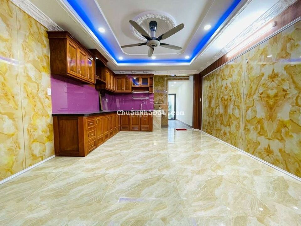Nhà dài 4x32m, có sân vườn, phòng ngủ duới đường Tân chánh hiệp 10