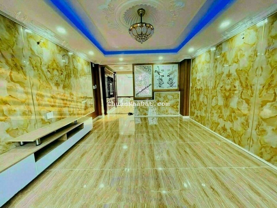 Hạ 1 tỷ Nhà phố 5 tấm 4mx32m. Có sân vườn 1/ Hẻm 7m nhựa Huỳnh Thị Hai Hạ 1 tỷ Nhà phố 5 tấm 4mx32m. Có sân vườn 1/ Hẻm 7m nhựa Huỳnh Thị Hai