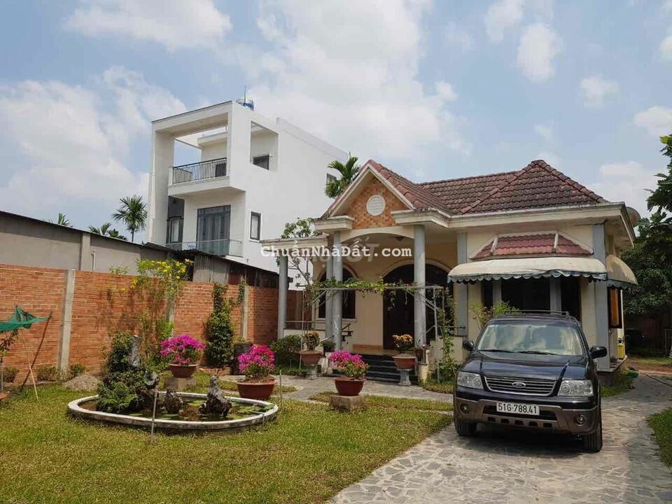 Biệt thự nhà vườn 1246m2 có 583m2 thổ cư