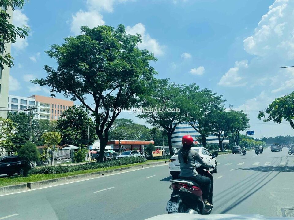 mặt tiền Tô Ký Q12 giá tốt nè,phí mg 1% mặt tiền Tô Ký Q12 giá tốt nè,phí mg 1%