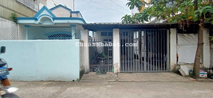 Bán đất TẶNG nhà C4 đg Huỳnh Thị Hai, gần Dương Thị Mười, hẻm VIP 7m xe hơi đậu cửa. DT 6x25m