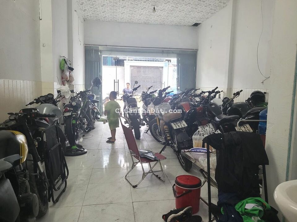 NỢ DÍ TỤT.......NHÀ MẶT TIỀN 160M2 VỊ TRÍ CỰC ĐẸP, CHỈ 50TR/ M2.