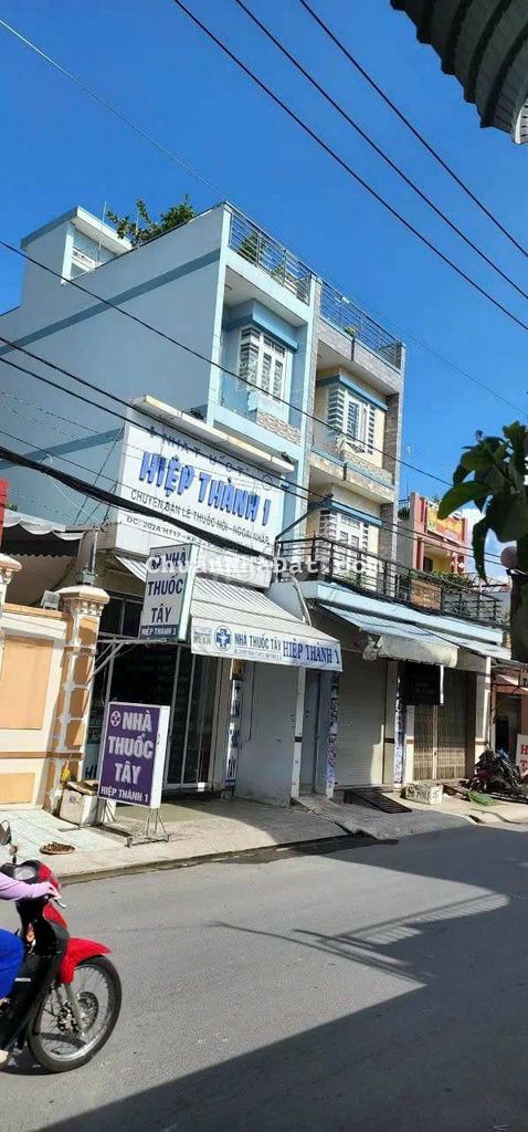 Nhà SHR 8mx 30m.Đúc 3 lầu xây thành 2 căn mặt tiền Đường Hiệp Thành 17