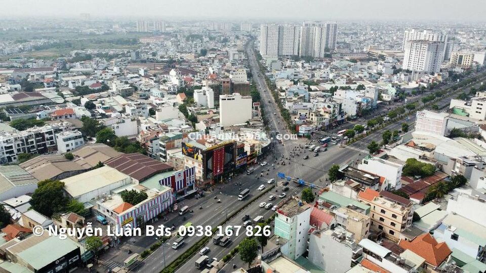 MẶT TIỀN TRƯỜNG CHINH- NGAY MŨI TÀU PHAN VĂN HỚN