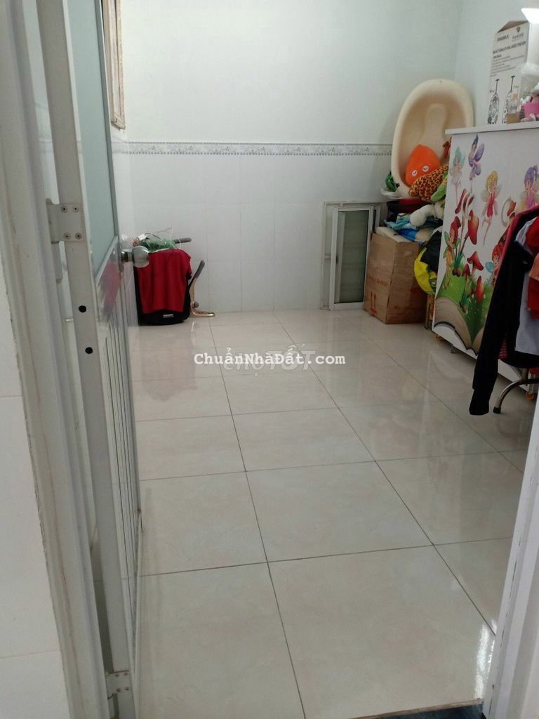 Nhà sổ hồng riêng 5X6m có 2 phòng ngủ giá 2,4 tỷ có thương lượng