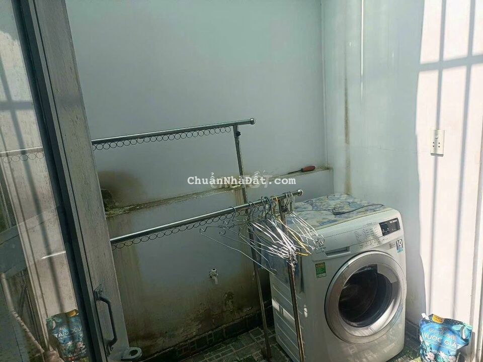 Nhà 1 trệt 2 lầu đường xe tải mua bán vi bằng giá 1.7 tỷ(giữ sổ chính)