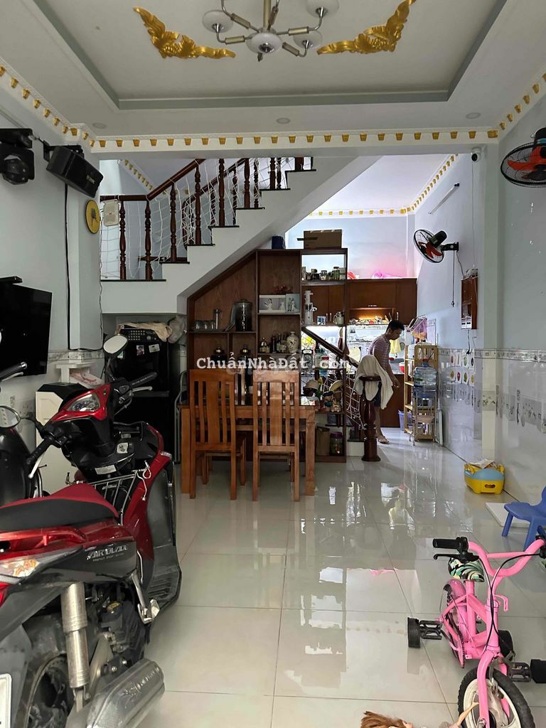 Nhà Chính Chủ Cần Bán Về Quê.Hẻm Lê Văn Khương.Chợ Thiết.Dt:4x8m 1 Lầu